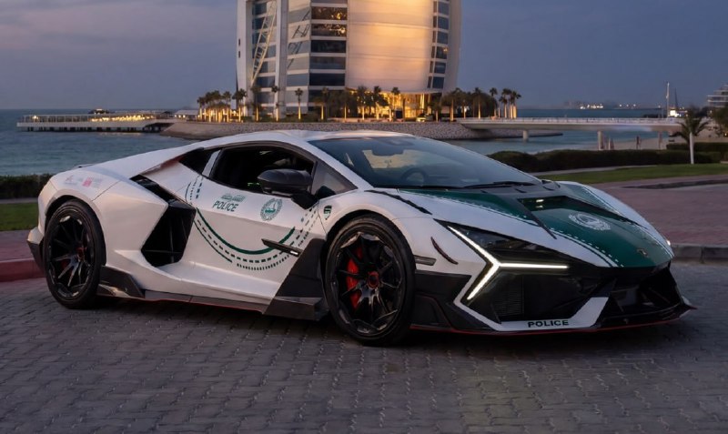 Полиция Дубая получила 1070-сильный Lamborghini Revuelto от Mansory