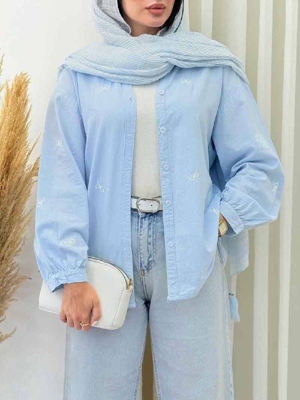 👒مزون آنلاین دندی👒: *با این شومیز یه استایل مینیمال و خوشگل بساز😍🌱🌱کالکشن بهاره 1405🌱🌱😍مدل مانتو گلدوزی پروانه🟣 سایز بندی فری سایز 38تا46🧥