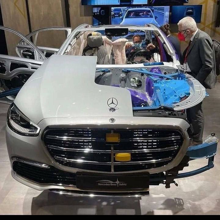 Демонстрация продуманности по части безопасности в S-Class