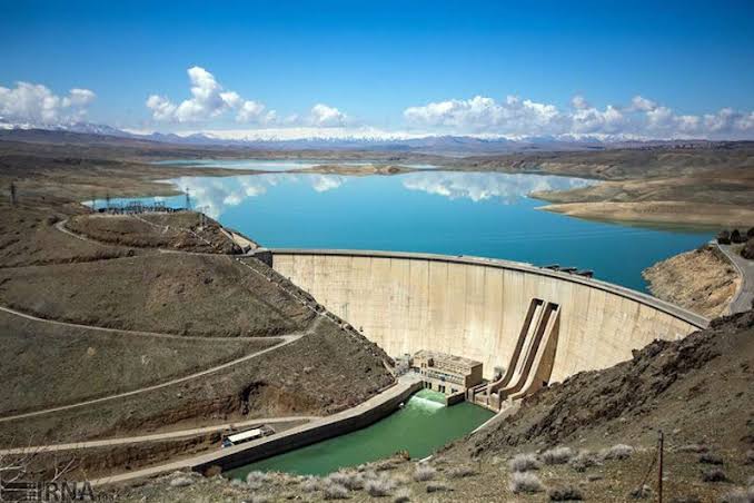 نسیم آنلاین: ۴۵ درصد مخازن سدهای کشور خالی است🔹بر اساس آخرین آمار از ابتدای سال آبی تا تاریخ ۲۴ مردادماه از وضعیت سدهای کشور ۴۵ درصد