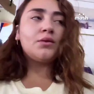 Пассажиры уже жаловались на сильные волны и плохое состояние киренейской паромной переправы за несколько дней до трагедии.Видеозапись сделана на одном из судов, который курсировал по маршруту до турецкого города Ташуджу. Реакция пассажирки на сильную тряск