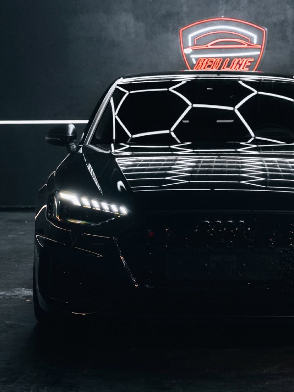 Audi RS4 8