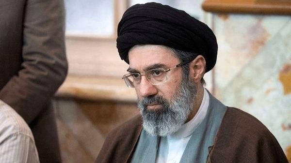 فارس پلاس: ✅️📝 جنگ تاب‌آوری؛ از میدان نبرد تا معیشت جامعه ✏️رهبر انقلاب هشدار دادند که هدف فعلی دشمن، ایجاد «خطای محاسباتی در مسئول