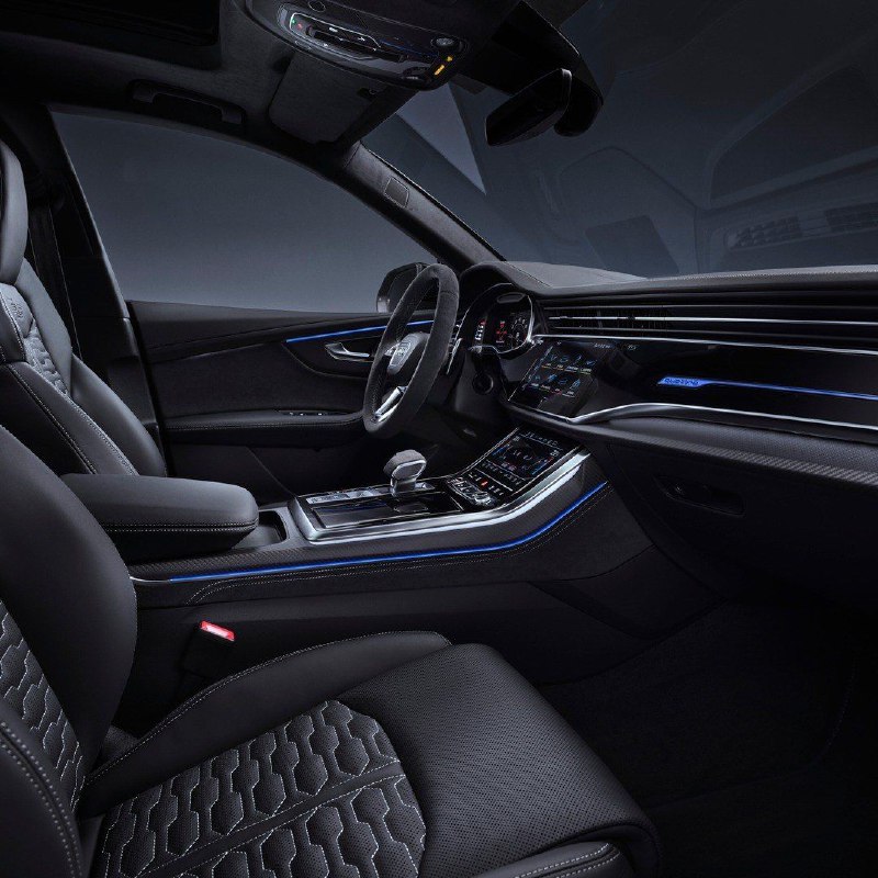 Новая Audi RS Q8 Performance 2