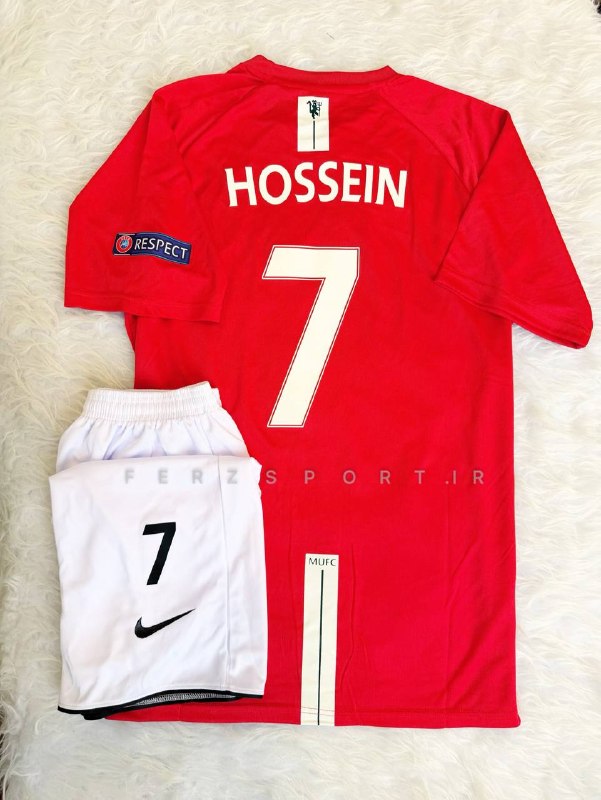 کیت و کفش فوتبال فرز اسپورت⚽️: حسین به جای اسم رونالدو، اسم خودشو پشت کیت تااااریخی منچستر۲۰۰۸ خواست بزنیم😅🔥چطور شد؟؟🛍️سفارش از سایت🛍️@ferzsport