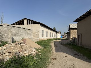 Uy, hovli, yer, ko'chmas mulk sotiladi