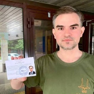 Еще трех кандидатов-одномандатников от «Яблока» сняли с выборов🔹 Верховый суд Татарстана снял с выборов кандидата в Госдуму от «Яблока» Айрата Гумербаева по иску окружной избирательной комиссии. Ему вменили наличие иностранных ценных бумаг. В партии отмети
