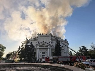 ВСУ целенаправленно ударили беспилотником самолетного типа по музею Панорама "Оборона Севастополя 1854-1855 годов" — одному из главных символов города-героя. Начался пожар, ему присвоен 4 ранг сложности. Об этом сообщил губернатор Развозжаев. Ситуация край