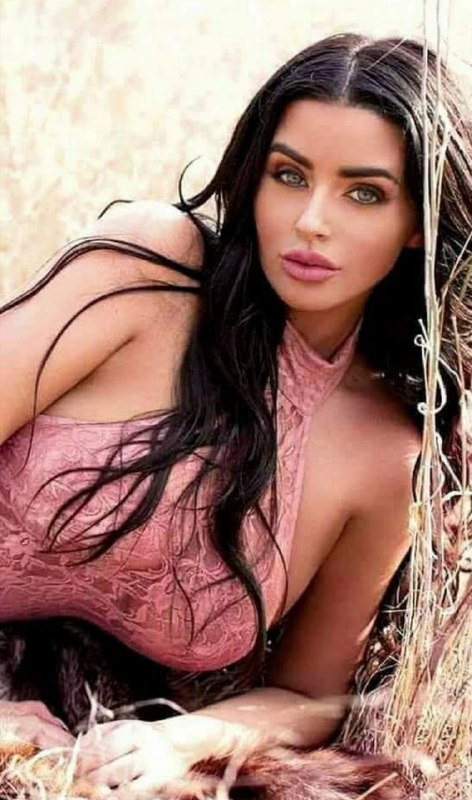 جملات هشت ریشتری: 💘ساده ڪه باشی........!!!💘آدمهاخیلی زود دوستت میشوند 💘و تو خیلی دیر میفهمی دشمنت 💘بودند......!💘ساده ڪه باشی.......!!!💘آدم