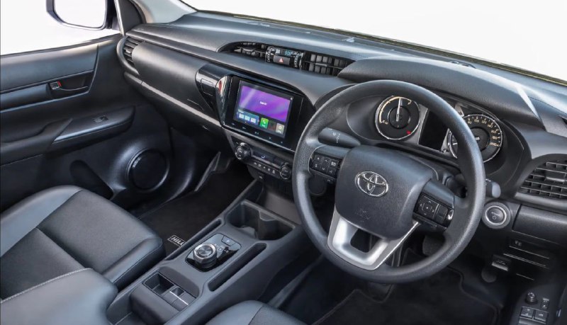 Toyota провела закрытую премьеру электрического Hilux 4