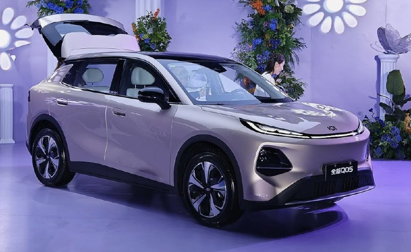 Changan представил электрокроссовер с массажем и л...