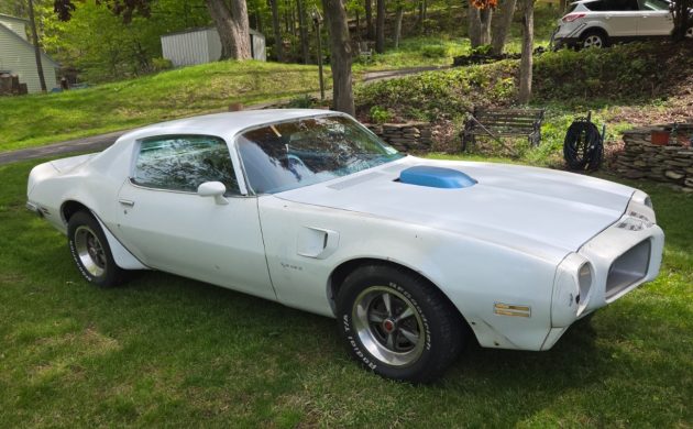 🚗 Погружаемся в мир винтажных шедевров: 1970 г. Pontiac Trans Am с крутящимся к