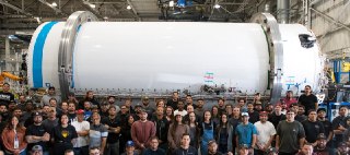 Часть ракеты Falcon 9, запущенной в прошлом году компанией SpaceX, 5 августа столкнется с Луной, показали расчеты астронома Билла Грея.Ожидается, что скорость в момент удара составит около 8700 километров в час, а на месте столкновения останется кратер, ве