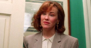 Умерла актриса Кэтрин О’Хара, она играла маму Кевина в "Один дома". 71-летняя Кэтрин прославилась работами в комедиях и сериалах. Она снималась в "Битлджусе", "Шиттс Крик", "Лучшее в шоу", озвучивала мультфильмы и много лет работала на телевидении.❗ Подпис