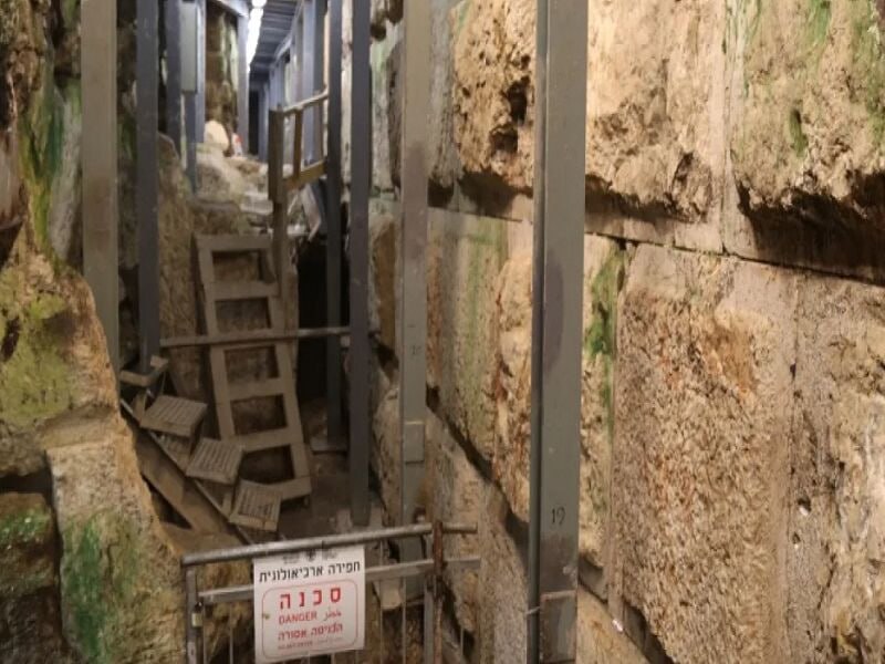חפירות ישראל סביב מסגד אל-אקצא מאיימות על המורשת הערבית והסלאמי של פלסטין