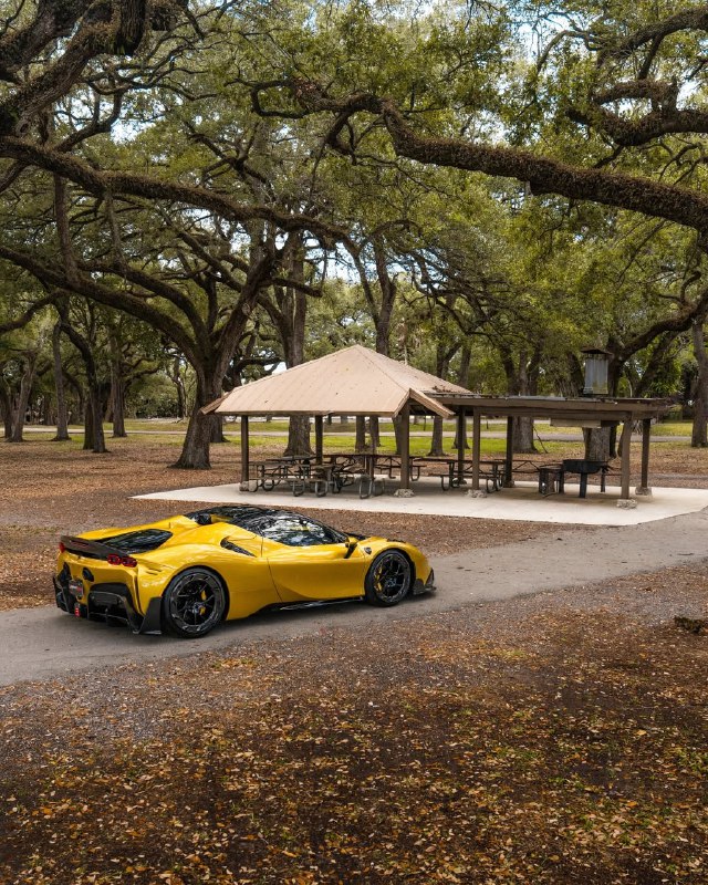 Новый Ferrari SF90 Spider 3