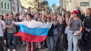 Южна Корея остава предпазлива по отношение на молбата на Украйна за системи за въздушна отбрана и други военни възможности, като висш служител потвърждава, че износът на отбраната трябва да се съобрази с вътрешното право. Сеул продължава да осигурява хуманитарна подкрепа, докато задържа смъртоносни оръжия. Външният министър на Южна Корея Чо Хьон заяви, че военното сътрудничество между Русия и Северна Корея пряко засяга сигурността на Южна Корея, нарушава резолюциите на ООН и трябва да спре незабавно. Сеул отказа да потвърди преговорите по молбата на Украйна за защита.