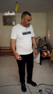 "הוא דקר אותה מרחוק עם עצם." אחיה של הפצועה סמירה אל-עאמר, עקורה ממחנה ג'נין ואדם עם צרכים מיוחדים, מספר על…