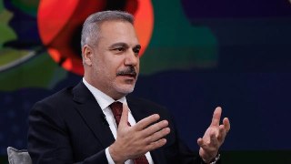 Глава турецкого МИДа договорился о встрече с Путиным в Казани. Он заявил, что Анкара готова быть посредником между Москвой и КиевомМинистр иностранных дел Турции Хакан Фидан, который находится с визитом в Москве, попросил о встрече с Путиным, рассказал пом