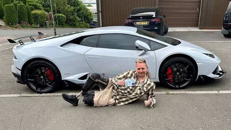 Lamborghini регулярно парковался на месте для инвалидов и вызывал волну негатива в соцсетях — возмущ 2