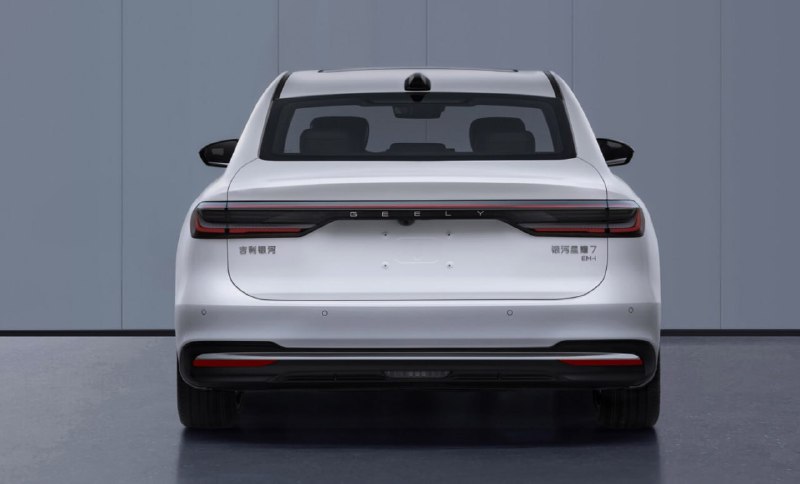 Geely раскрыла новый седан Galaxy Starshine 7 2