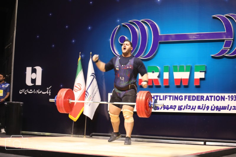 IRIWF | صفحه رسمی فدراسیون وزنه برداری جمهوری اسلامی ایران: 📸تصاویری از رقابت دسته ۱۱۰ و ۱۱۰+ کیلوگرم هفته اول مسابقات لیگ برتر بزرگسالان باشگاه‌های کشور ۱۴۰۵ (گرامیداشت شهدای ناو 