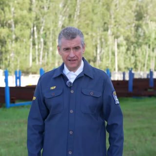 Как лидеры российских партий отреагировали на участие «Яблока» в выборах?Участие «Яблока» в выборах в Госдуму и его программа с призывами к прекращению огня вызвали серию возмущения со стороны лидеров провластных российских партий. Главы ЛДПР, «СР» и «Роди