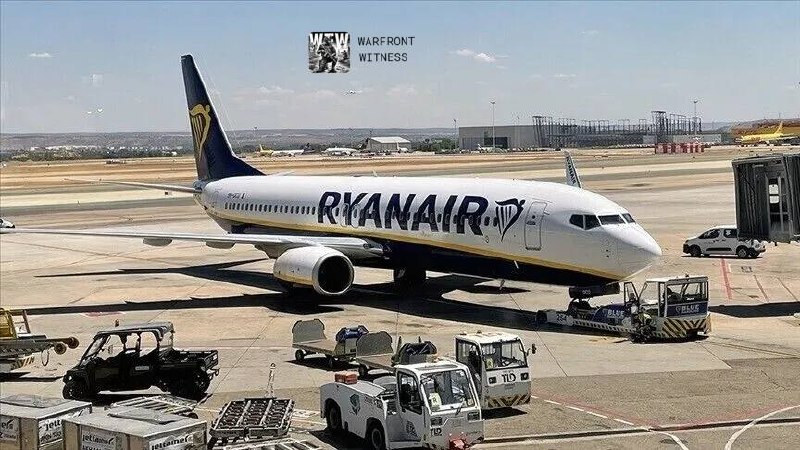 חלון נעקר בטיסת Ryanair מיוון: נוסע כמעט נשאב החוצה