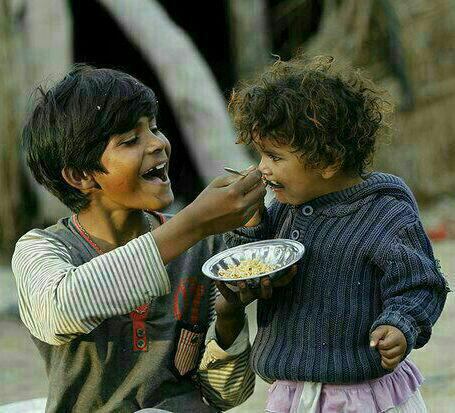 🌹روزگاری غریب🌹: از گلوی خود بریدن وقت حاجت همت است،ور نه هرکس گاه سیری،پیش سگ نان افکند...🆔 : 👉 @roozegarigharib 👈