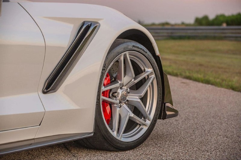 Chevrolet Corvette ZR1 от Hennessey 7