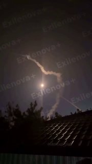 צילומי לילה של הגנה אווירית של מוסקבה מנסים להדוף מתקפת מזל"ט אוקראיני.