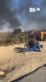 🇮🇱 The police on the fire on Route 60: a stolen vehicle fled from Jerusalem towards the Gush Etzion junction. The police started a chase, while the driver started a wild ride and risked their lives. The forces fired at the vehicle that had a self-inflicted accident, overturned and caught fire. The suspect driver was rescued, the road near the settlement of Gad Natan is blocked in both directions.