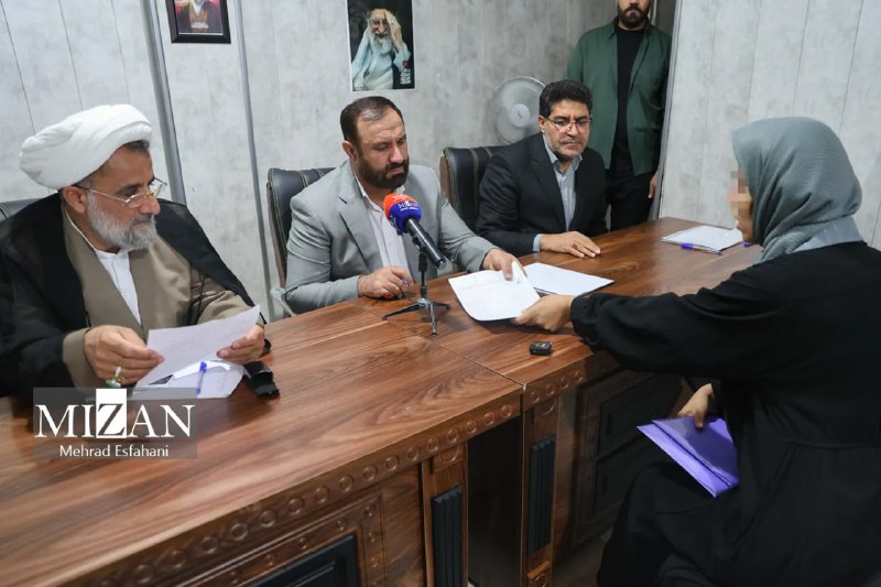 خبرگزاری میزان: حضور همزمان دادستان تهران به همراه ۱۲۰ قاضی در زندان‌های استان▪️آزادی بیش از ۱۰۰ مددجو در پی بازدید دادستان تهران از ندا