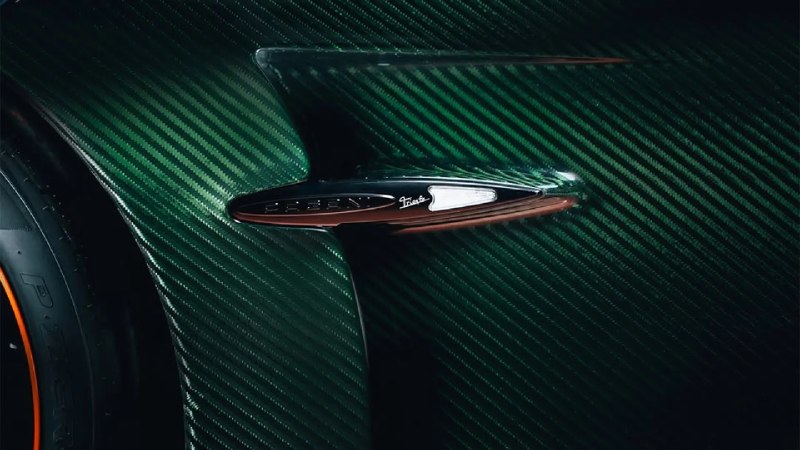 Pagani не делится своим секретным углеродом ни с кем. Даже с другими производите