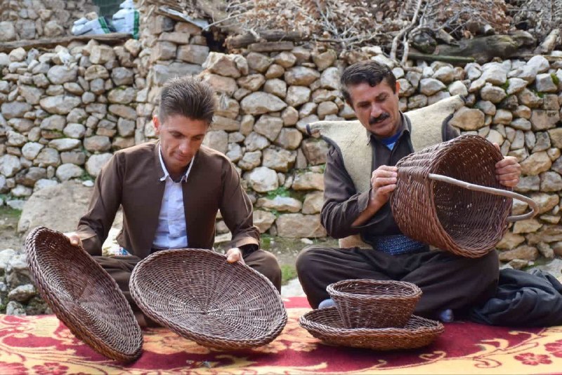 طبیعت بکر و فرهنگ هورامان: /گزارش/🔻ارغوان‌بافی؛ از کوه‌های دیوه‌زناو تا دستان هنرمندان کردستانی🔹ارغوان‌بافی به‌عنوان یکی از هنرهای دستی و سنتی کردس