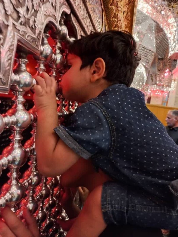 مدافعان حضرت زینب سلام الله علیها🖤🖤🖤: عزیزترینم......❤️نبـــوده.....نیـــست و نخــــواهد بودعــــزیـــزتر از تـــو برایِ من حسین#عزیزم_حسین ❤️#اللهم_الرزقنا_ح