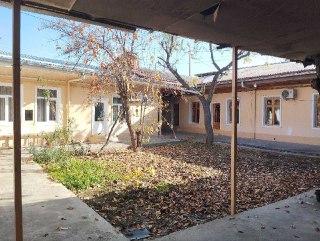 Ijaraga beriladi, Olmazor tumani, Qorasaroy ko'chasi, Fayzi baland uyi, 1