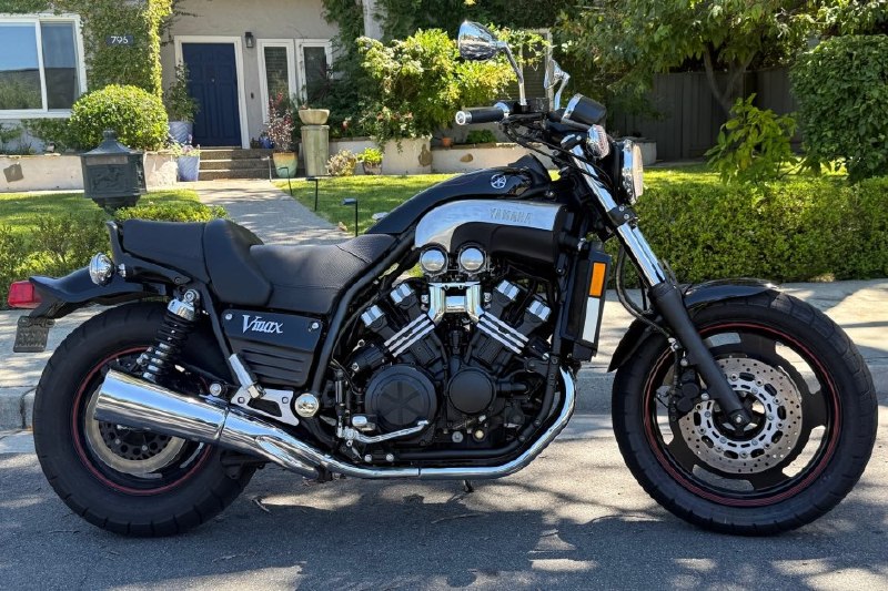 🚲💨 Yamaha V‑Max 2006 – «Черный кудесник» в свободном режимеМы разобрались в по