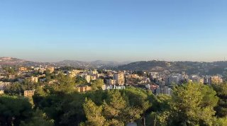 🚨📹 The raid aimed at the Hamra area between the towns of Mizrach Zuvar and Kfar Banit.