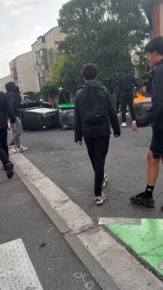 🇫🇷 In Toulouse, masked second and third generation immigrants set garbage cans on fire