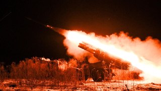 ⚡️ На всей территории Уральского федерального округа — за 2 тысячи км от Украины — впервые ввели режим ракетной опасности Режим наивысшей — ракетной — опасности объявили на территории всего УрФО, следует из сообщения полпреда президента Артема Жоги. Рассто