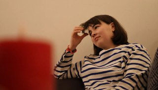 ФСБ задержала карельскую журналистку Анну Яровую, когда она приехала в Россию к родителям. Ей угрожали делом о госизмене, но «дали возможность уехать» из страныКарельскую журналистку Анну Яровую 26 февраля задержали сотрудники ФСБ в Петрозаводске, когда он