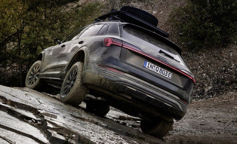 Audi подготовила кроссовер Q8 e-Tron к бездорожью 3
