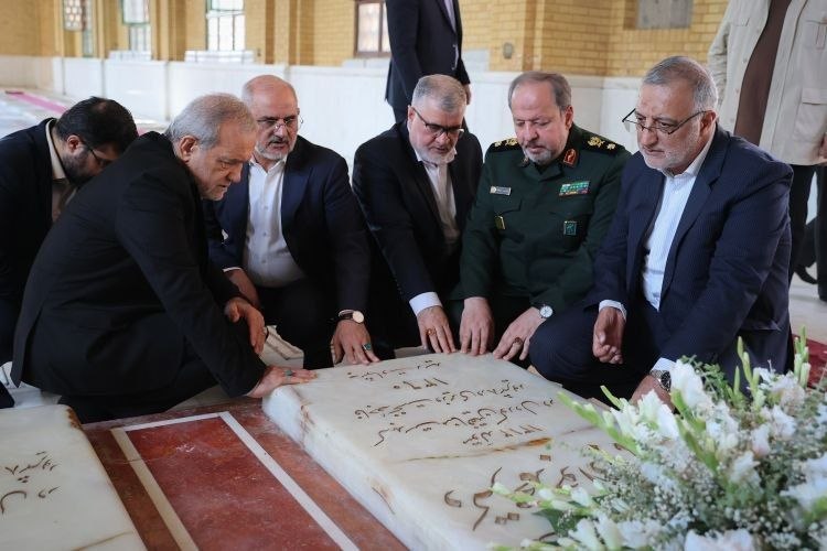 🇮🇷پایگاه اطلاعرسانی دولت ـ پاد: 🔺مردم در برابر جنگ تمامعیار کاری کارستان کردند 🔺تفاهمنامه اخیر مبتنی بر اجماع همه مسئولین مبتنی بر عزت، حکمت و مصلحت ب