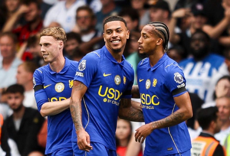CHELSEA CF: سامی مقبل، BBCآرسنال علاوه بر شکست در کورس جذب مورگان راجرز برابر چلسی، ژوآئو پدرو را هم در فهرست اهداف تابستانی خود قرا