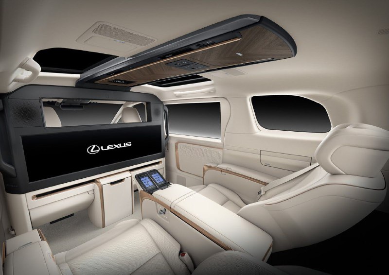 В Японии начались продажи минивэнов Lexus LM 3