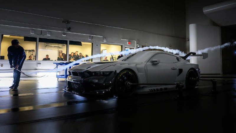 Компания Ford представила Mustang GT3 Evo с ключевыми улучшениями для 2026 года.