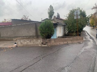 М.Улугбек тумани гулсанам ку́ча (ттз)да 7 сотих 8 хона СОТИЛАДИ