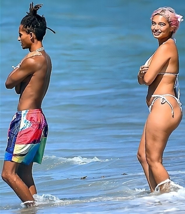 Солнце, смех и любовь: Джейден Смит и избранница покорили пляж Малибу