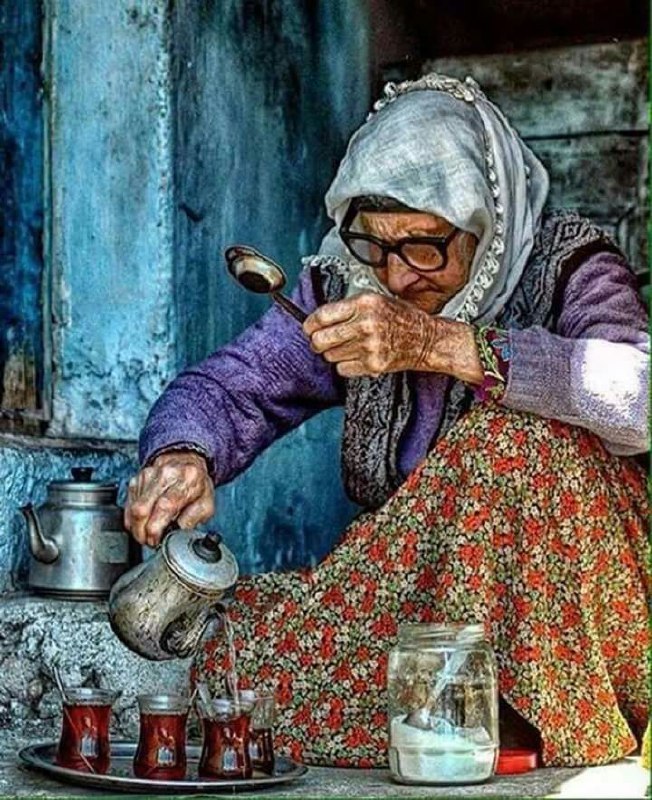 ایران زیبای من♥️🌹My Beautiful Iran: همیشه فکر میکردمغمانگیز ترین رنگ،زرد شدن برگهاتو فصل پاییزه...تا اینکه سفید شدن موهایمادرمو دیدم!!!